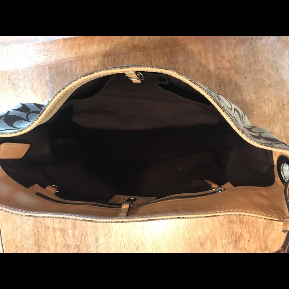 Coach Bucket Tote - Picture 4 of 4